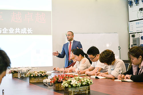 安帕尔课堂